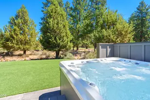 61546 Hosmer Lake Dr, Bend, OR 97702 - Photo 44