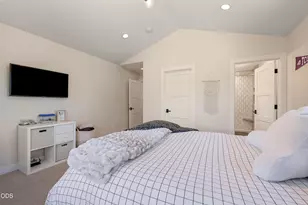 61546 Hosmer Lake Dr, Bend, OR 97702 - Photo 36
