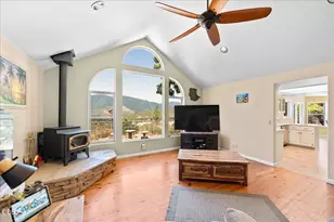 1040 Wards Creek Rd, Rogue River, OR 97537 - Photo 12
