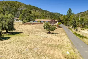 174 Hummingbird Ln, Talent, OR 97540 - Photo 46