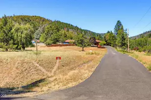 174 Hummingbird Ln, Talent, OR 97540 - Photo 70