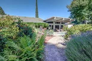 1012 NE Hefley St, Grants Pass, OR 97526 - Photo 42