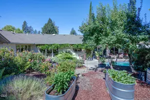 1012 NE Hefley St, Grants Pass, OR 97526 - Photo 60