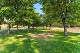 2076 Upper Applegate Rd, Jacksonville, OR 97530 - Photo 56