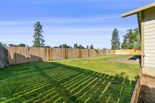 36 Wildwood Dr, Eagle Point, OR 97524 - Photo 22