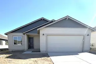 4090 SW Pumice Ave, Redmond, OR 97756 - Photo 2