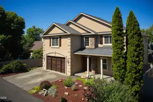 238 Fieldbrook Ct, Medford, OR 97504 - Photo 4