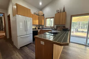 54474 Huntington Rd, Bend, OR 97707 - Photo 4