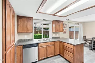 629 Glenn Way, Central Point, OR 97502 - Photo 12