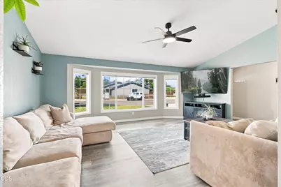629 Glenn Way, Central Point, OR 97502 - Photo 6