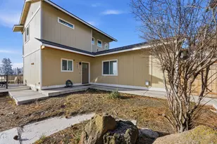 1409 NW Portland Ave, Bend, OR 97703 - Photo 2