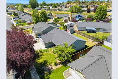 747 NE Black Bear Street, Prineville, OR 97754 - Photo 32