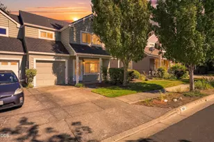 150 Crocker St, Ashland, OR 97520 - Photo 2