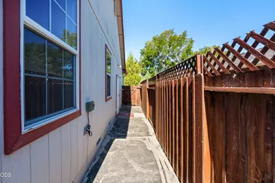 1785 SE Brookhurst Way, Grants Pass, OR 97527 - Photo 8