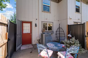 329 N Main St, Ashland, OR 97520 - Photo 22