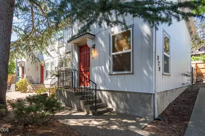 329 N Main Street #8, Ashland, OR 97520 - Photo 2