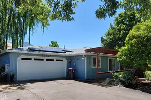 3102 Cody St, Medford, OR 97504 - Photo 1