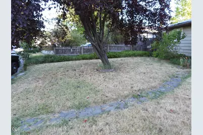 130 Sharon Drive, Phoenix, OR 97535 - Photo 2