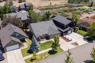 664 NE Providence Dr, Bend, OR 97701 - Photo 32
