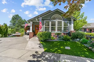 830 SW Bryn Ct, Grants Pass, OR 97527 - Photo 2