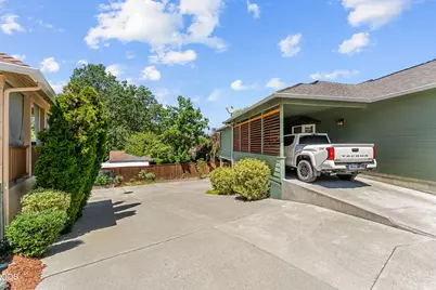 830 SW Bryn Court, Grants Pass, OR 97527 - Photo 6