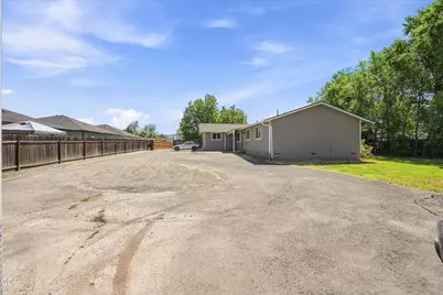 2721 Howard Avenue, Medford, OR 97501 - Photo 4
