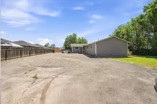 2721 Howard Ave, Medford, OR 97501 - Photo 4