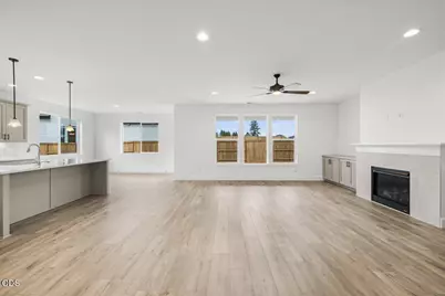 114 Butte Springs Trail #472, Eagle Point, OR 97524 - Photo 6