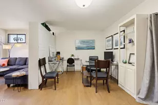 1215 NE 6th St, Grants Pass, OR 97526 - Photo 6