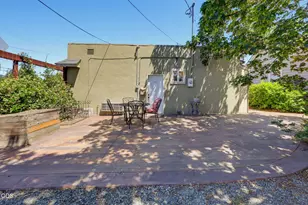 1215 NE 6th St, Grants Pass, OR 97526 - Photo 12