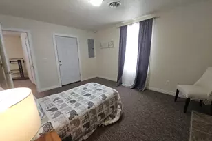 1215 NE 6th St, Grants Pass, OR 97526 - Photo 20