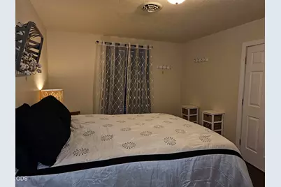 1215 NE 6th Street, Grants Pass, OR 97526 - Photo 6