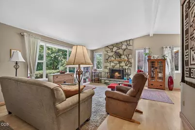 635 Chestnut Street, Ashland, OR 97520 - Photo 10
