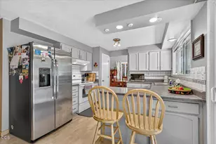 635 Chestnut St, Ashland, OR 97520 - Photo 4