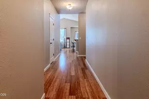 751 Tivoli Dr, Medford, OR 97501 - Photo 4