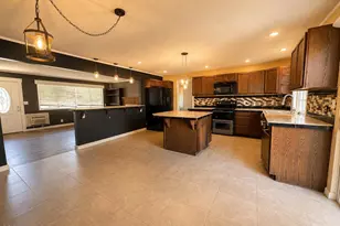 1517 Oleander St, Medford, OR 97504 - Photo 4