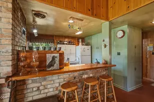 13101 SW Blakley Ln, Camp Sherman, OR 97730 - Photo 16