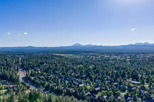 19717 SW Mount Bachelor Dr, Bend, OR 97702 - Photo 32