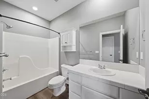 19358 S W Laurelhurst Way, Bend, OR 97702 - Photo 40