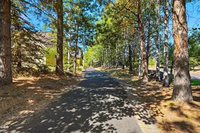 19358 SW Laurelhurst Way, Bend, OR 97702 - Photo 48