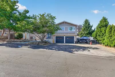2570 Samoan Way, Medford, OR 97504 - Photo 4