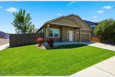 2502 NW Glen Oak Avenue, Redmond, OR 97756 - Photo 2