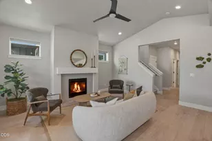 20855 SE Caldera Dr, Bend, OR 97702 - Photo 8