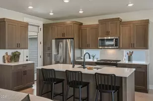 20855 SE Caldera Dr, Bend, OR 97702 - Photo 16