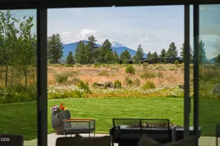 62313 McClain Dr, Bend, OR 97703 - Photo 28