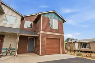 2213 SW 22nd St, Redmond, OR 97756 - Photo 32