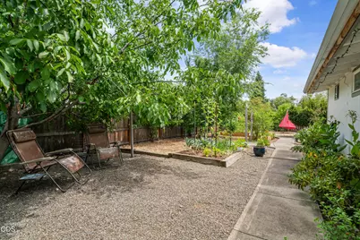 322 N 3rd Street, Central Point, OR 97502 - Photo 58