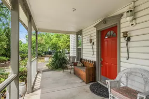 322 N 3rd St, Central Point, OR 97502 - Photo 4