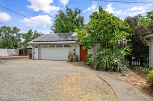 322 N 3rd St, Central Point, OR 97502 - Photo 42