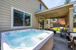 20496 SE Clover Crst Ct, Bend, OR 97702 - Photo 10